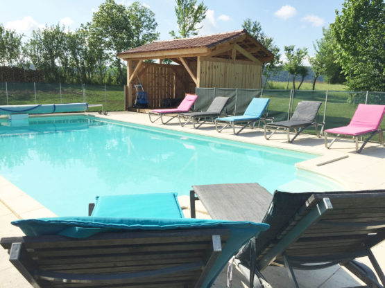 Piscine et son pool house